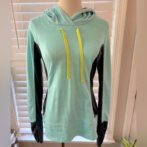 MPG pullover/Size Medium